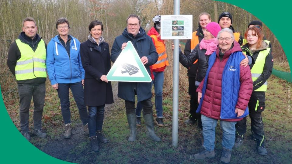 Minister Krischer besucht Initiative für Amphibienschutz in Erftstadt