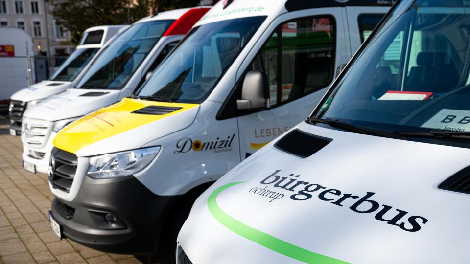Bürgerbusse auf der Jubiläumsfeier von Pro Bürgerbus NRW