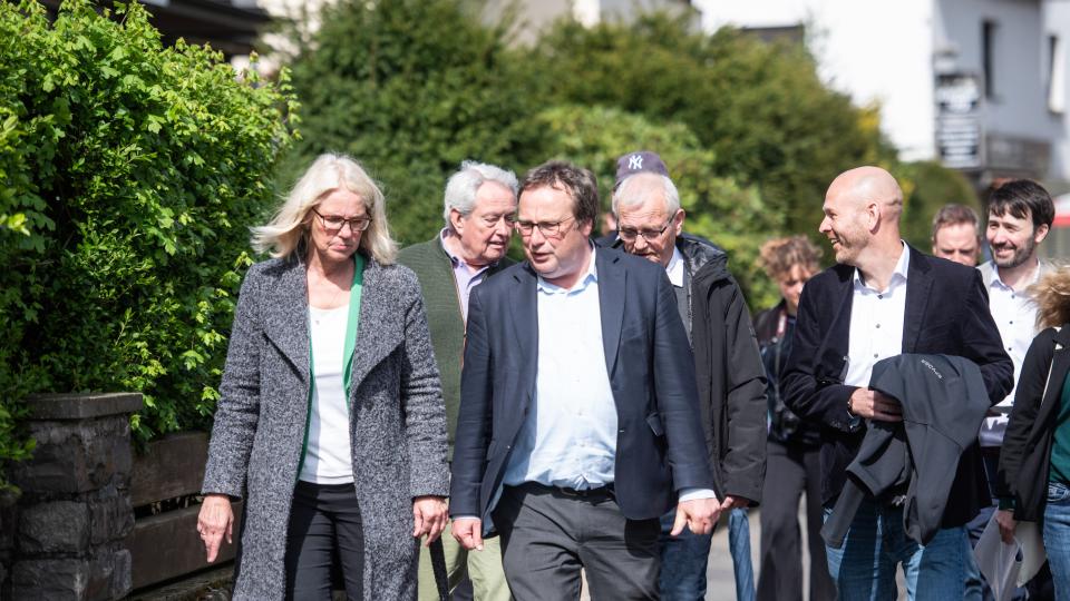 Minister Krischer und Bürgermeisterin Claudia Wieja 